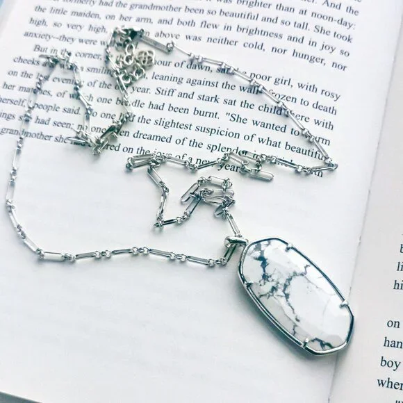 NEW KENDRA SCOTT Faceted Reid White Howlite Silver Long Pendant Necklace AUTHENT - Picture 2 of 3